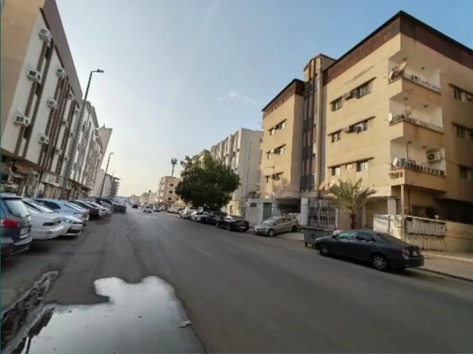 للبيع عمارة تجارية سكنية - حي العريض