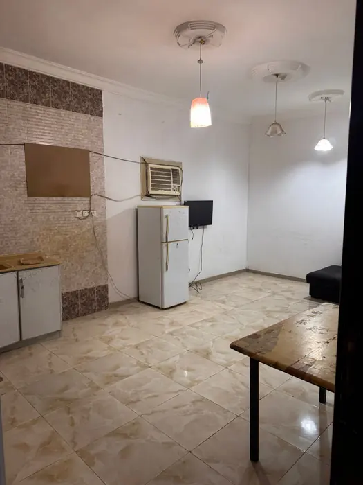عمارة مميزة للبيع في حي السلام 6