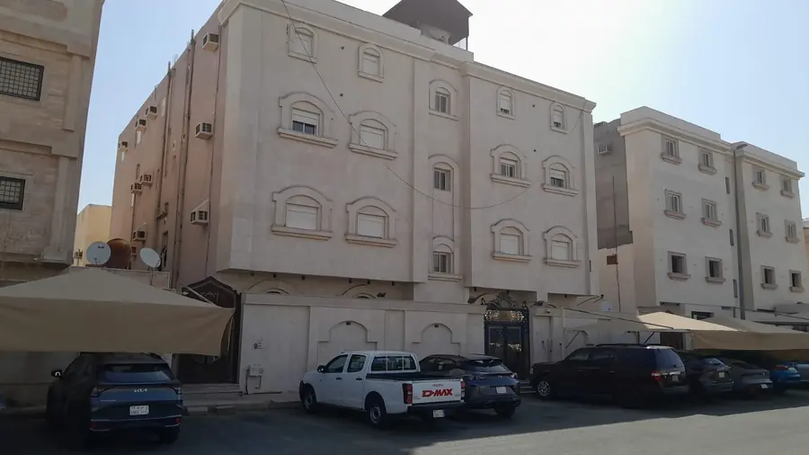 عمارة استثمارية مميزة للبيع في حي شظاة المدينة المنورة 2