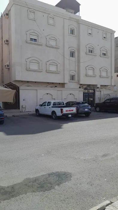 عمارة استثمارية مميزة للبيع في حي شظاة المدينة المنورة 4