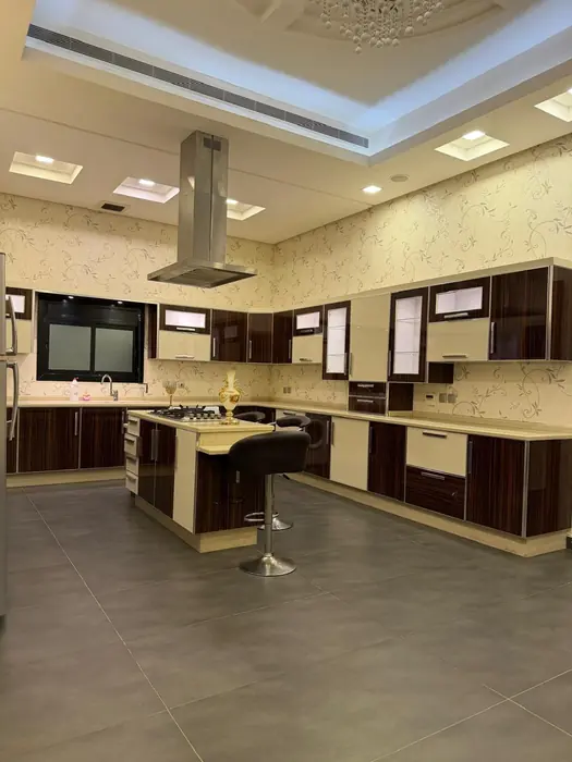 للبيع عقار فاخر واستثماري في حي أبحر الشمالية – جدة 2