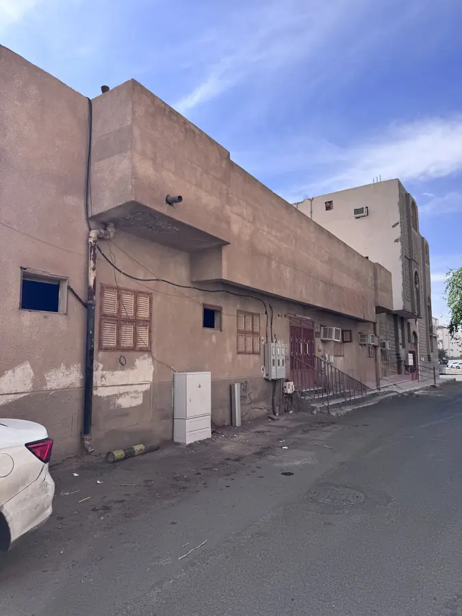عمارة دور للبيع في حي الاسكان